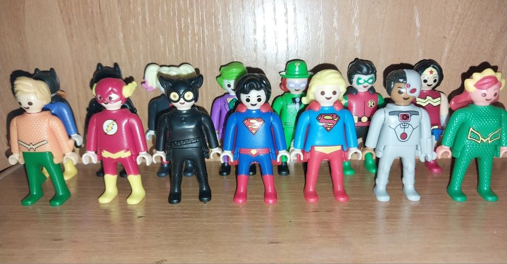 Киндер DC фигурки супергерои