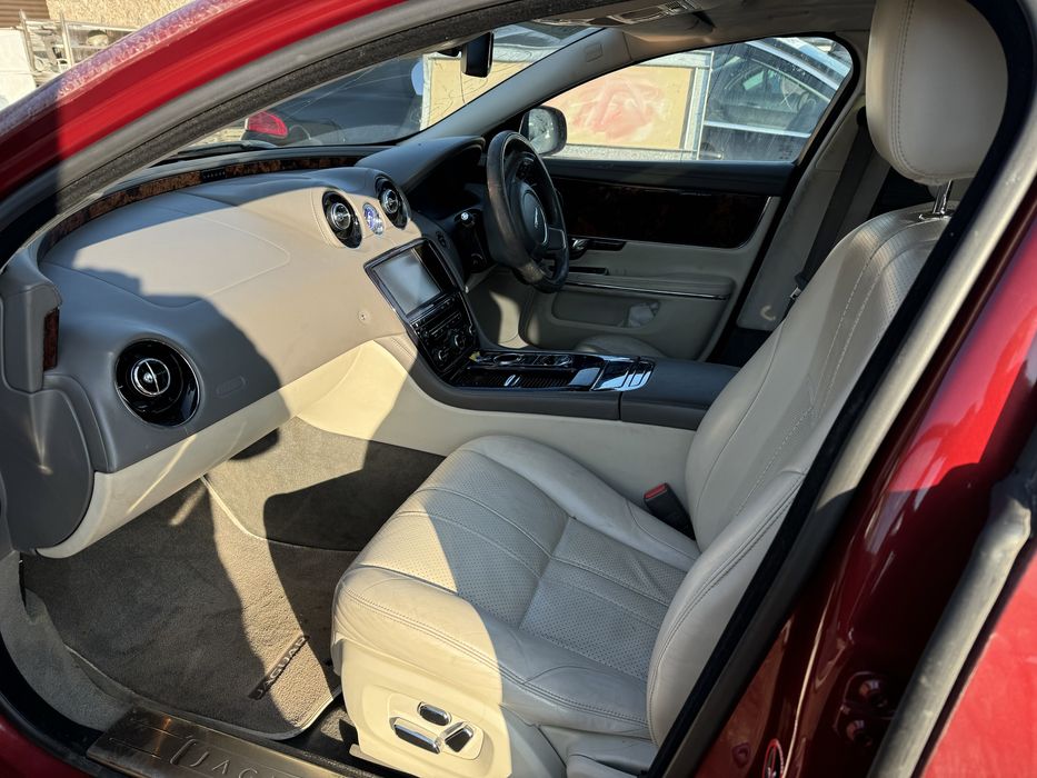 Dezmembrez Jaguar XJ 3.0D 2011