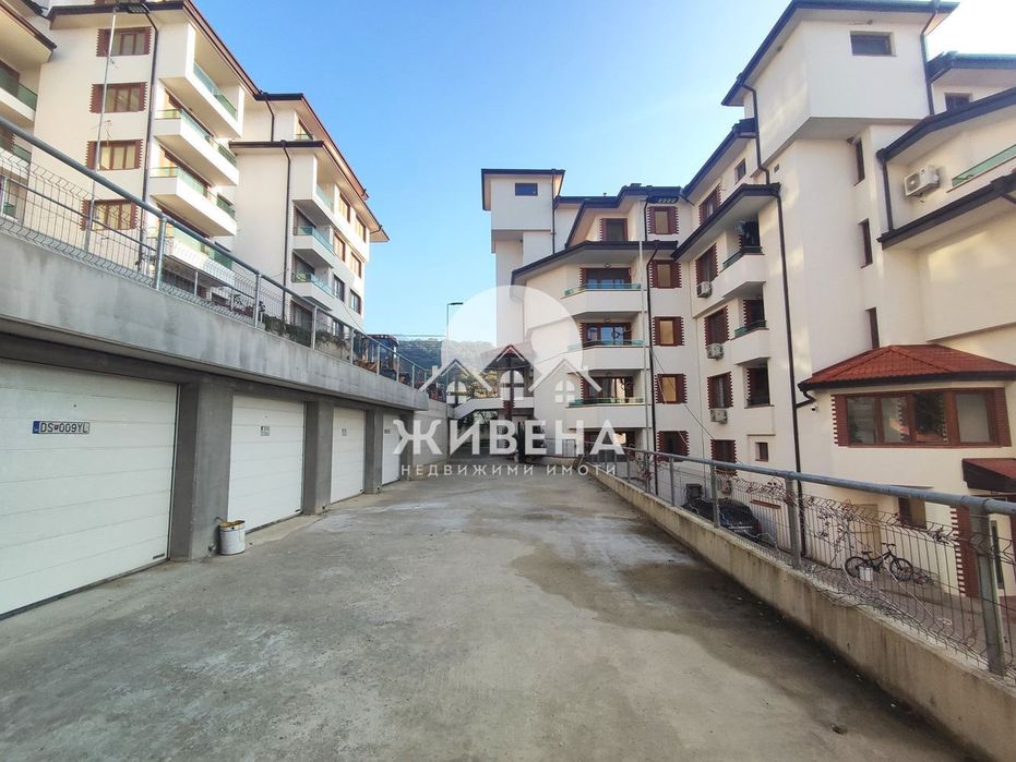 Продава двустаен апартамент в кв. Виница, площ 73 кв.м