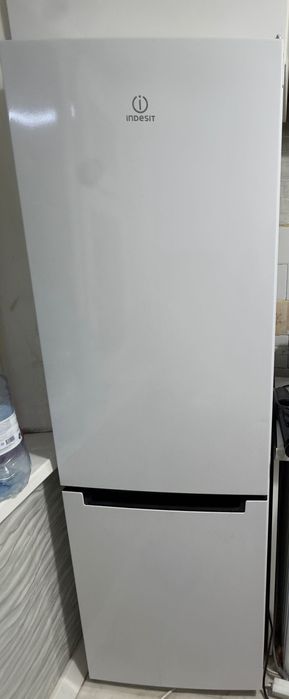 Холодильник Indesit