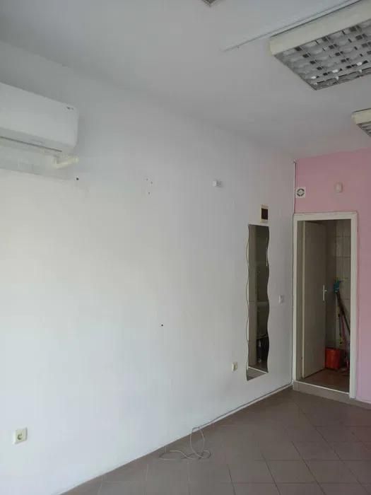 Дава се под наем Магазин в Варна, Лятно кино Тракия - 17 кв.м за 190 € - Снимка #1