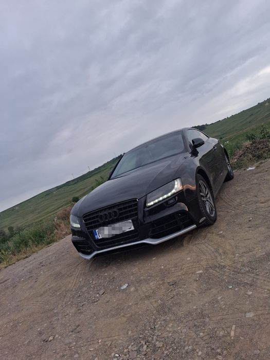 Vând Audi A 5 coupe