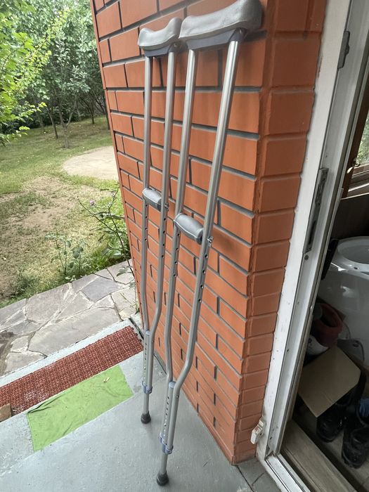 Продам костыли из нержавеющей стали