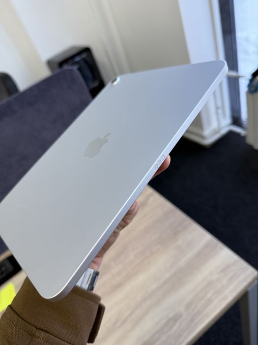 iPad A16 2025 в новом состоянии