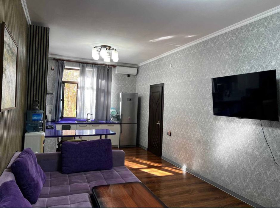 Продается евро квартира м Горький престидныц район новостройка