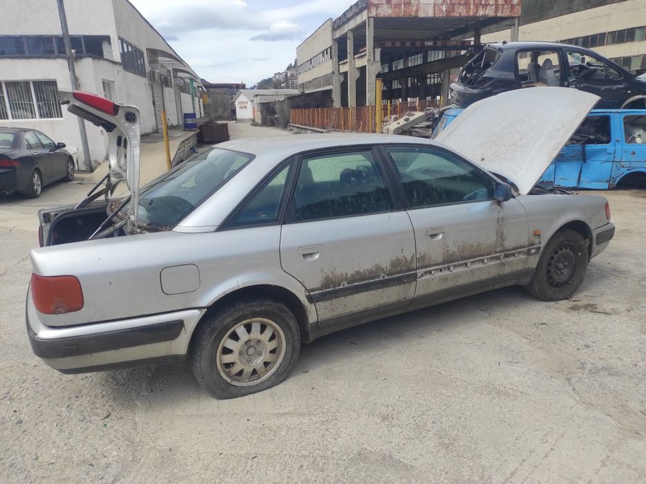 Ауди 100 2.0 бензин на части