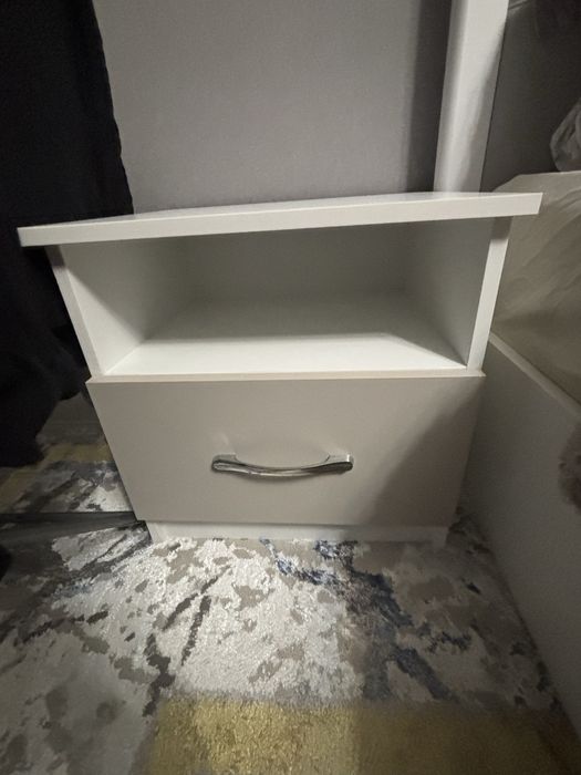 Стол , стул , тумбочка