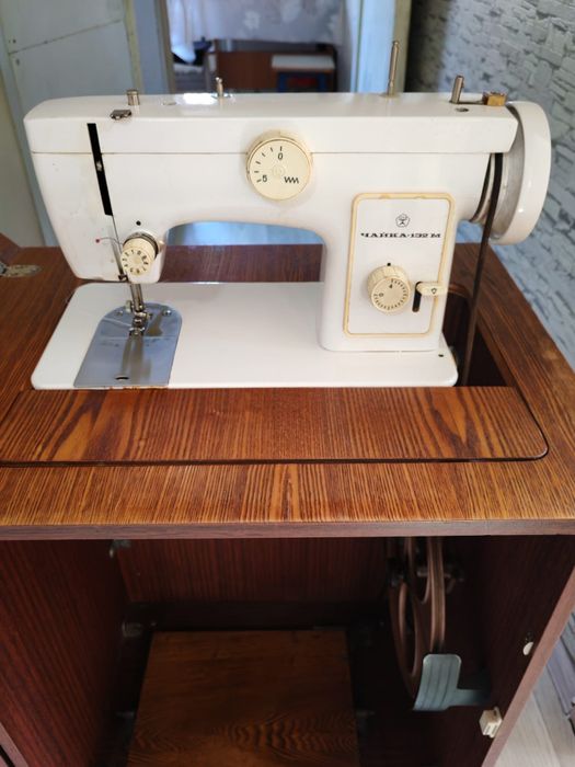 Швейная машинка ножная.