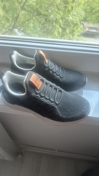 NOI NOUTI! Adidasi skechers barbati marimea 40