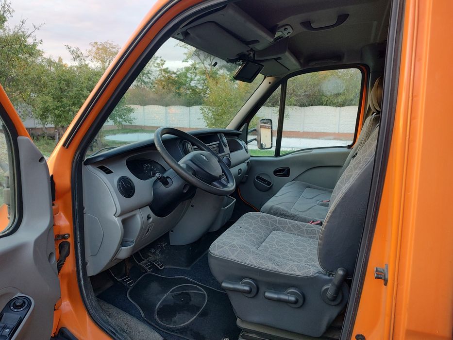 Vand sau schimb camioneta cu prelata Renault Master 150 cp, 9 paleti