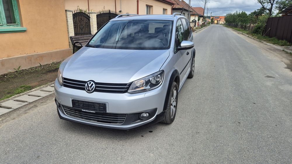 Volkswagen Cross Touran 7 loc