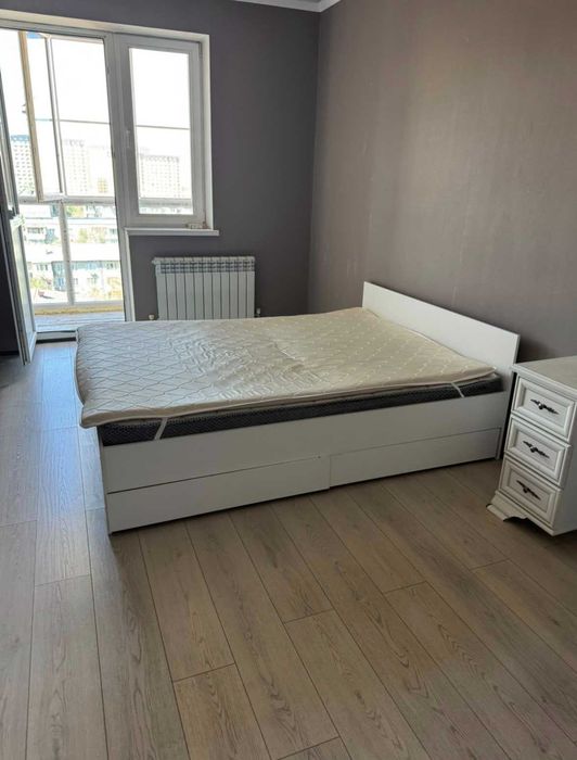 Кровать 160×200 с матрасом и плотным наматрасником