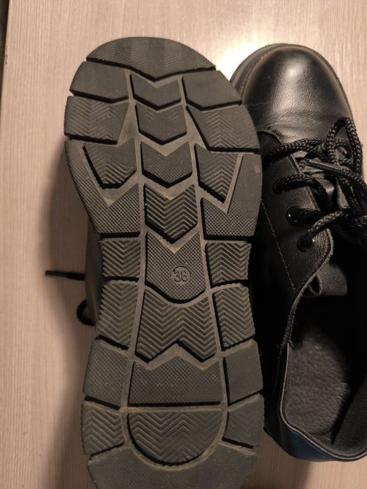 Туфли на девочку 38рр