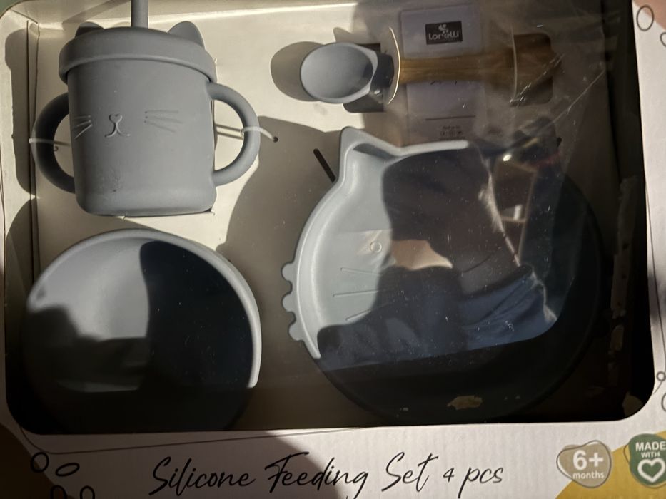 Сет за хранене 4 части НОВ В ОПАКОВКА бебе силиконов