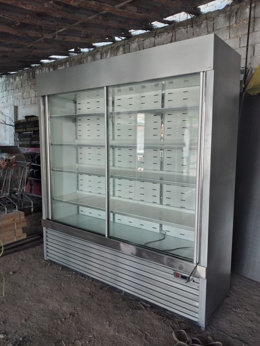 Витрини шкаф холодильник