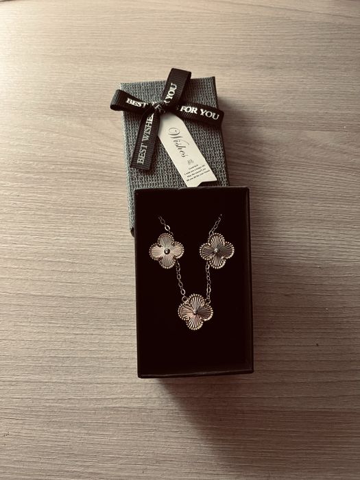 Продам набор бижутерии