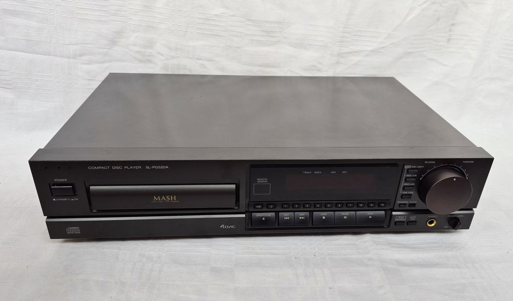 CD player Technics SL PG 520 A, fabricat in Germania.