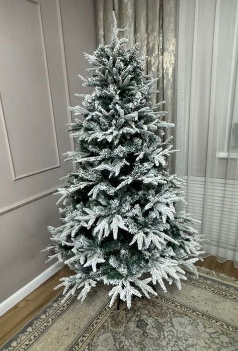 Елки заснежные ,супер качество. Новая 1,8м