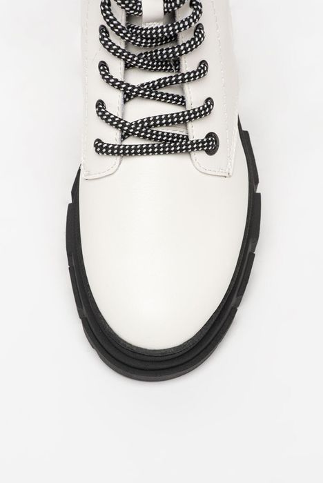 Дамски бели боти s. Oliver