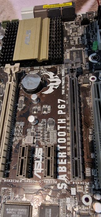 Продавам дънната платка Asus Sabertooth P67