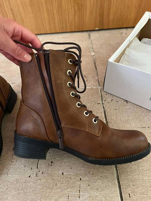 Продавам Боти Mustnang