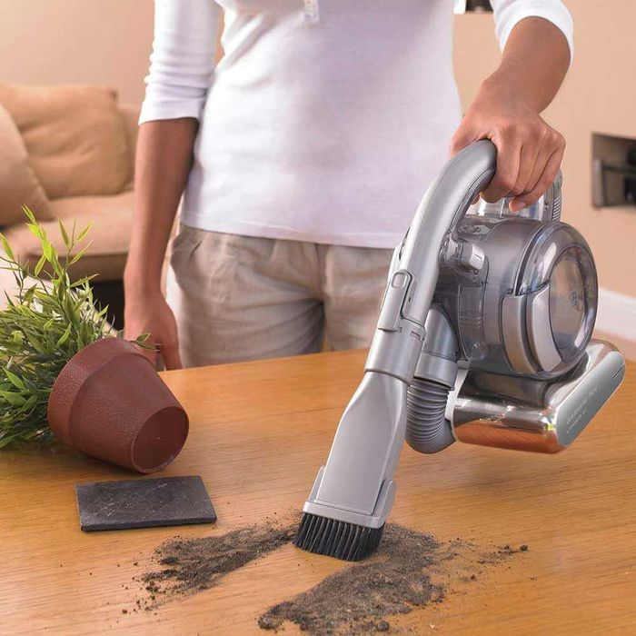 Ръчна прахосмукачка Black+Decker Flexi 18V, PD1820L, НЕ РАБОТИ!