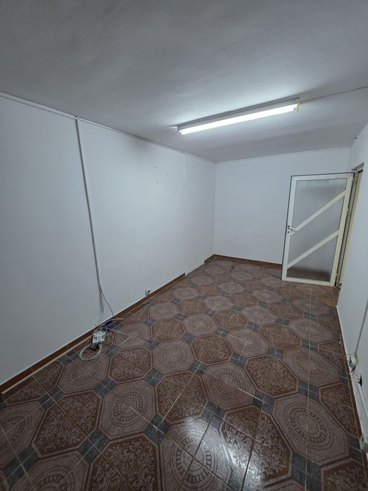 Inchiriez spatiu comercial/birouri langa Policlinica II