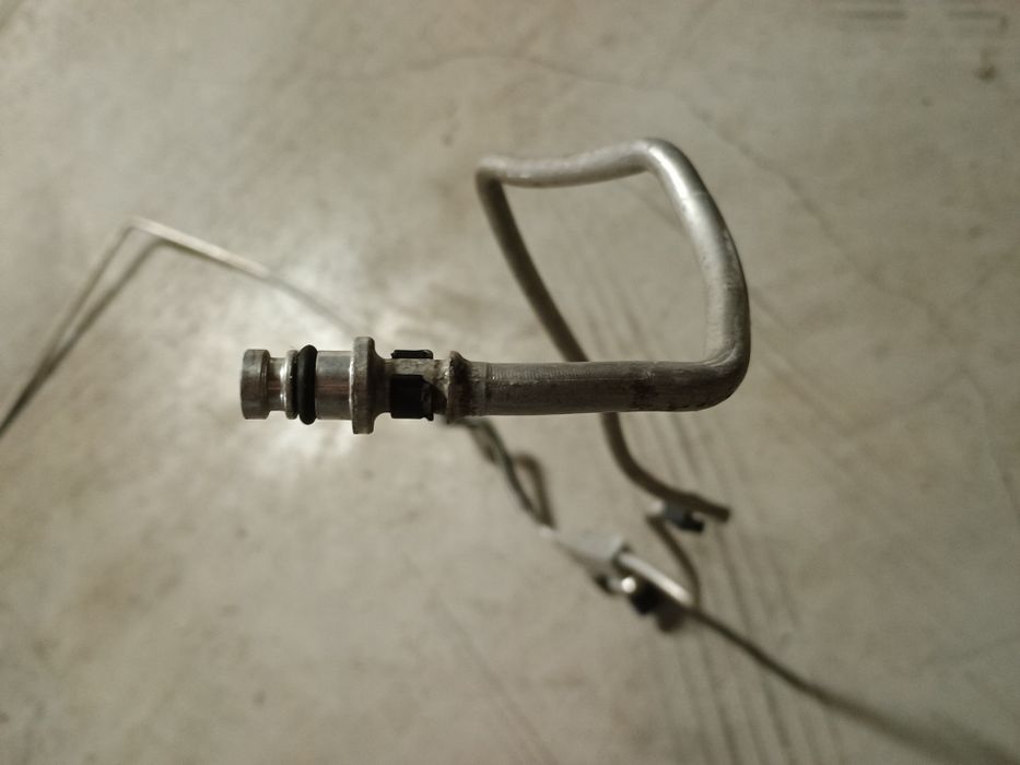 Продавам тръба за климатик за Тойота Ярис/Аурис