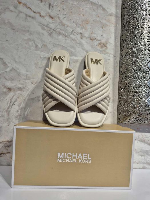 Чехли Мichael Kors