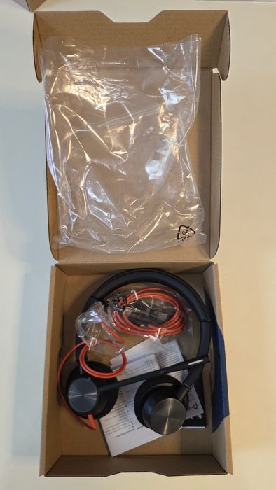 Vând căști profesionale cu fir Poly Blackwire 3320 NOI