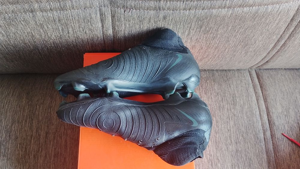 Футболни обувки Nike PHANTOM LUNA II PRO FG Номер 41  26см.