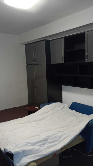 Vind in Tirnaveni Mureș apartament cu 2 camere decomandat in zona Victoriei  preț 42000€ zonă foarte bună!!!