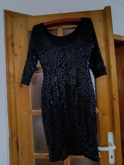 Rochie elegantă neagră cu paiete