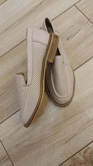 Продам лоферы новые