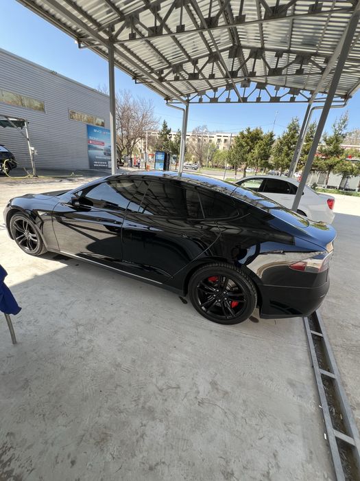 Tesla model s 2014
