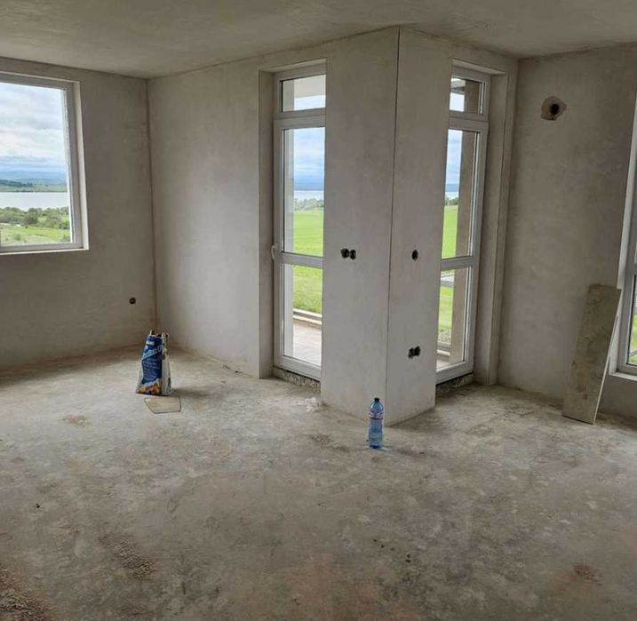 Продава се Тристаен апартамент в Бургас, Меден рудник - зона Б - 96 кв.м за 1011 €/кв.м - Снимка #2