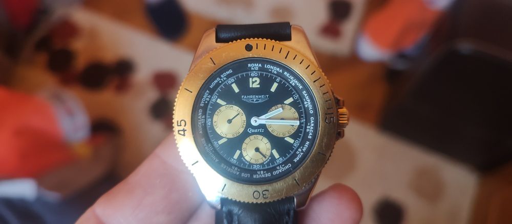 Ceas Fahrenheit.