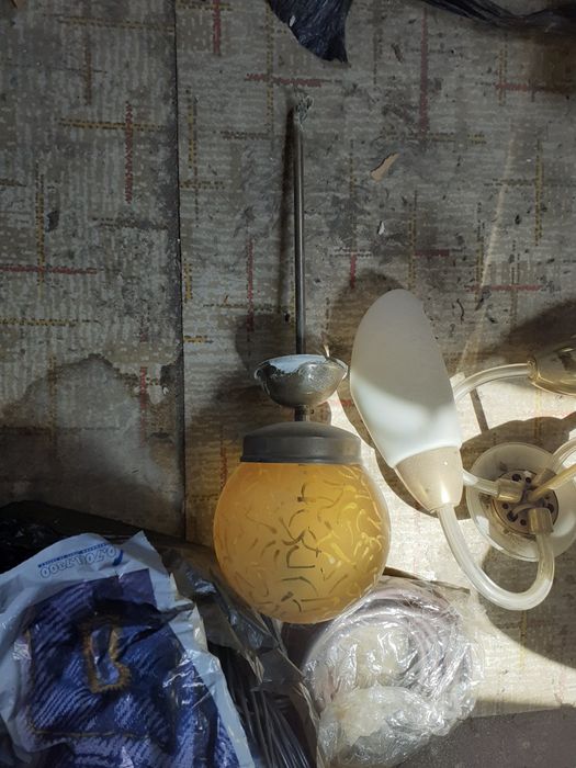 Осветителни тела за нощно шкафче.