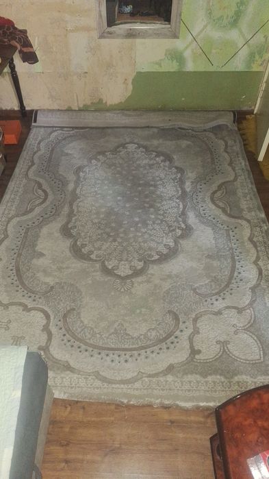 Ковёр  пол года назаж покупал