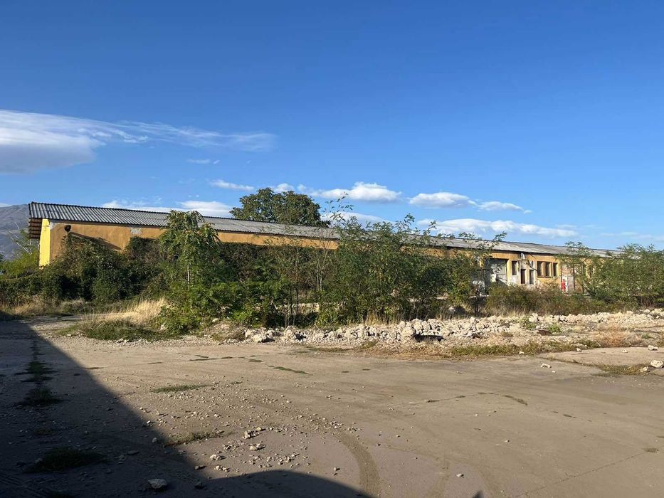 Продава се Промишлена сграда в с. Ведраре, Област Пловдив - 2200 кв.м за 105 €/кв.м - Снимка #1