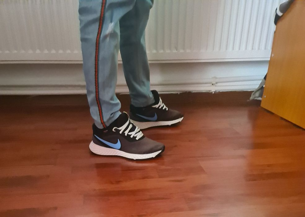 Adidasi Nike marimea 40   2 perechi