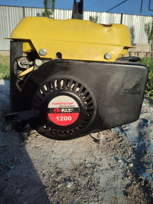 Бензиновый генератор P.I.T 1200