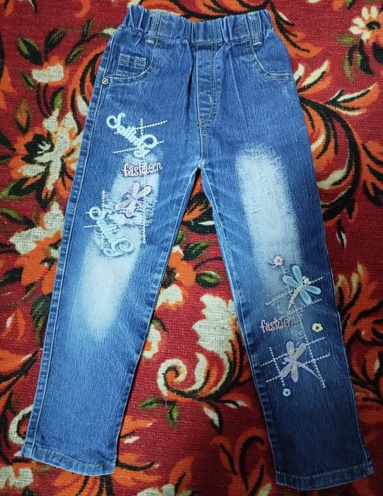 Продам детские вещи на девочку 6-8 лет.