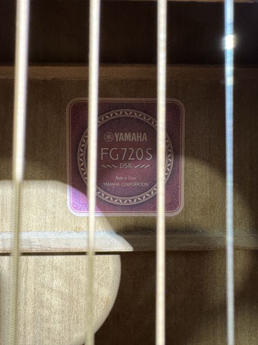 Гитара Yamaha FG720S