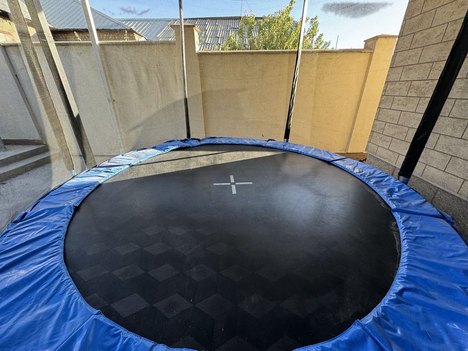 Батут в хорошем состоянии