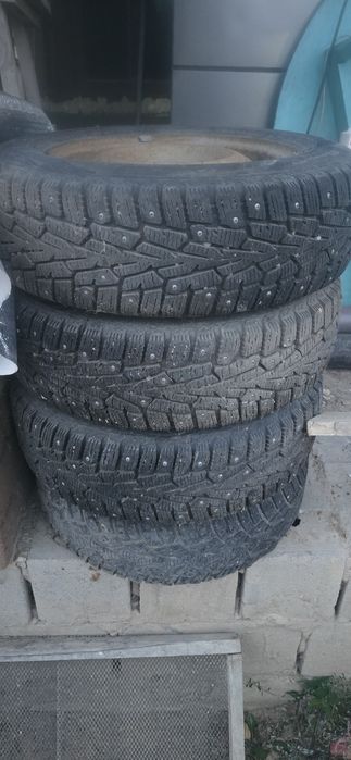 Продам шипованые шины Cordiant R13 (3 шт. )