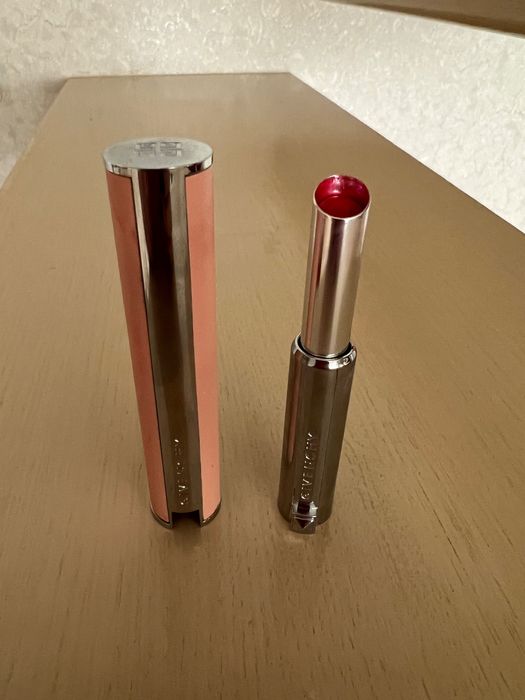 2 farduri pleoape lichide Givenchy