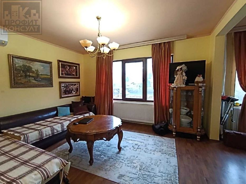 Етаж от къща в кв. "Асенов", гр. Велико Търново