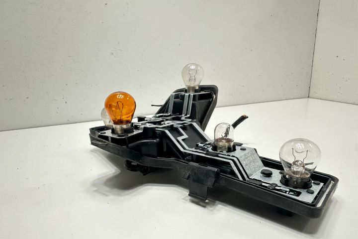 Soclu Stop Stanga  1t0945257d Volkswagen VW Touran prima generatie