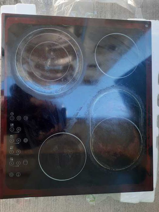 Стъкло за керамичен котлон Горение,Аристон, AEG, Bosch, Indesit